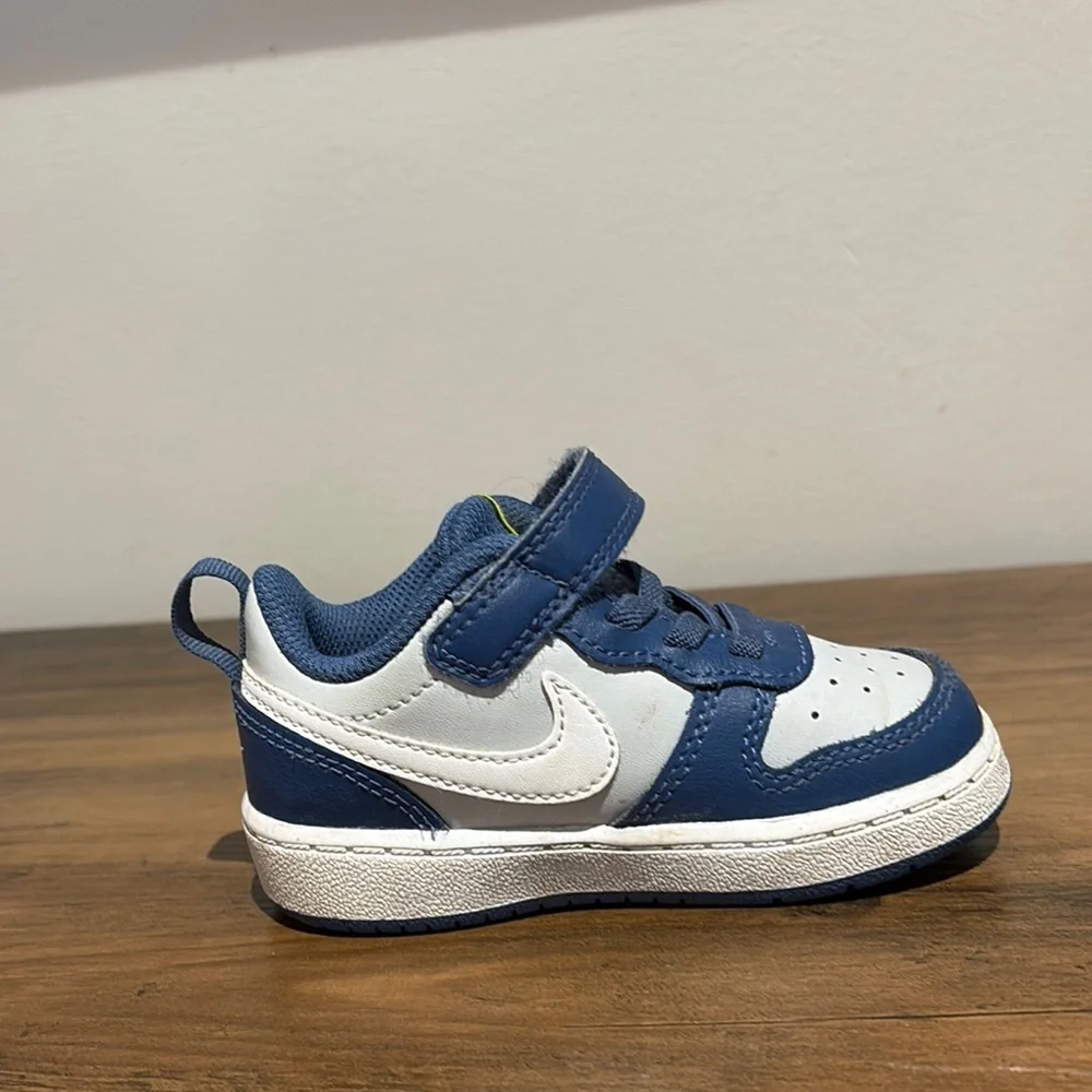 Nike Blue and White Sneakers with Velcro Strap - Picture 4 of 8